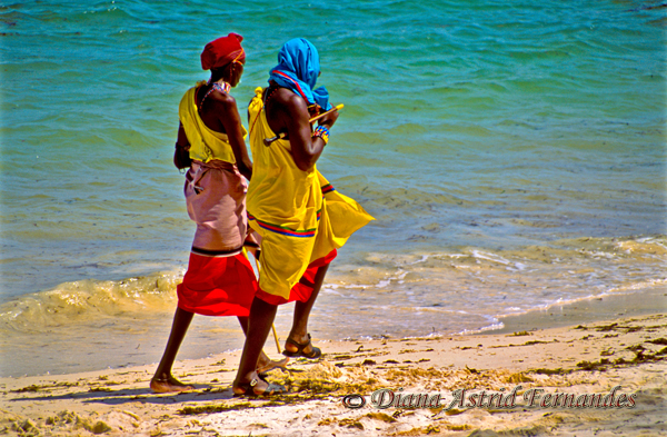 Kenya-Masai-beachcombers-Mombasa
